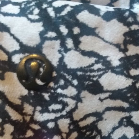 Lululemon Breakaway Short (3") - Picture 3 of 4